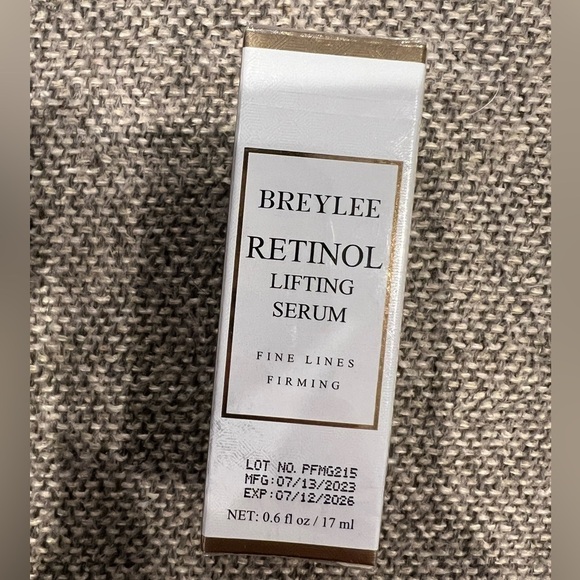 Other - Breylee Retinol Lifting Serum